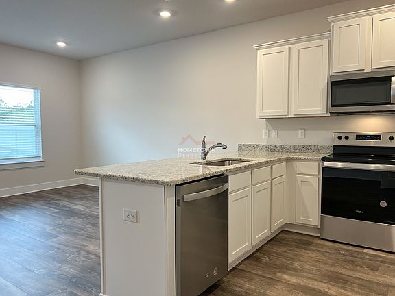 4th image of 1631 Iroquois Ct