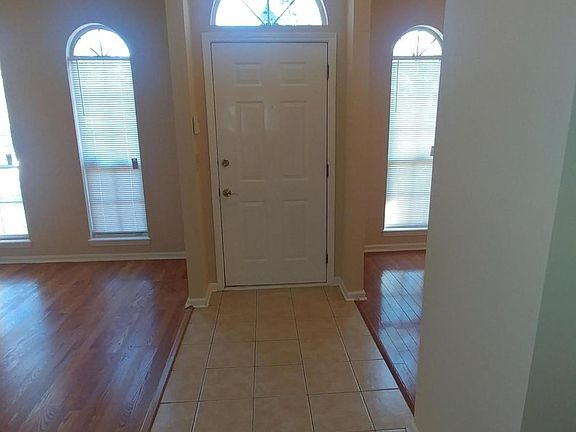 4th image of 11366 Hollington Ct