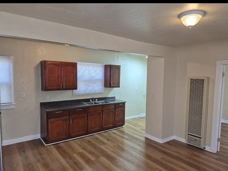 1502 W 62nd St — Photo 3