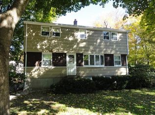 18 Lantern Ln, Burlington, MA 01803