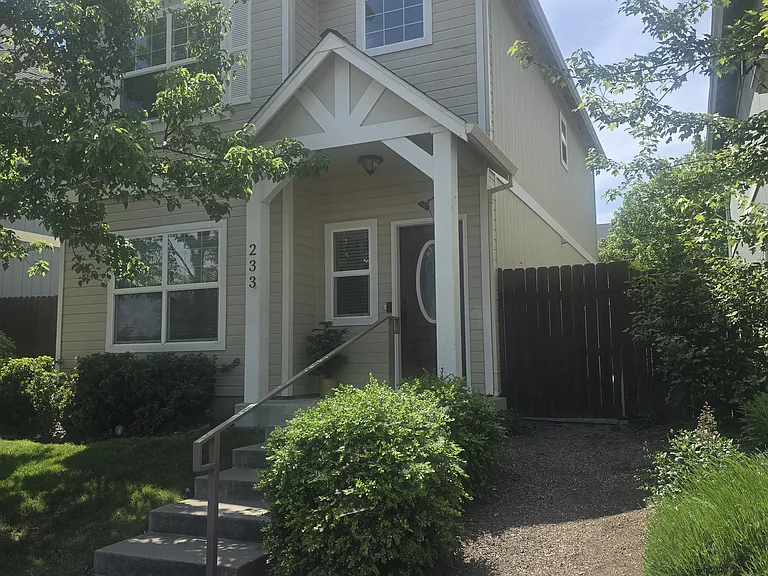 233 Wintersage Cir — Photo 2