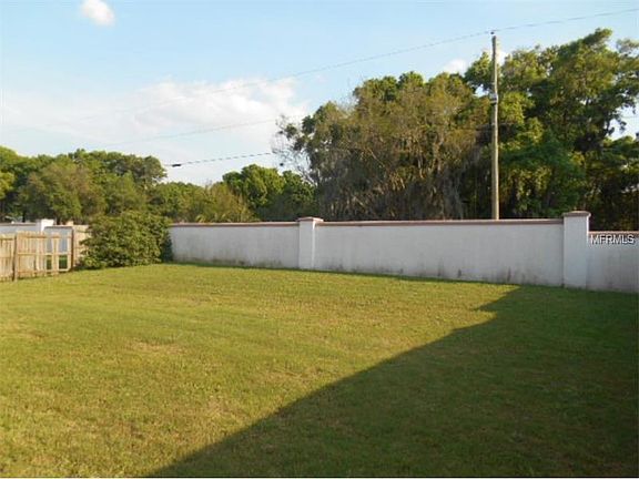 3rd image of 8814 Pebblebrooke Dr