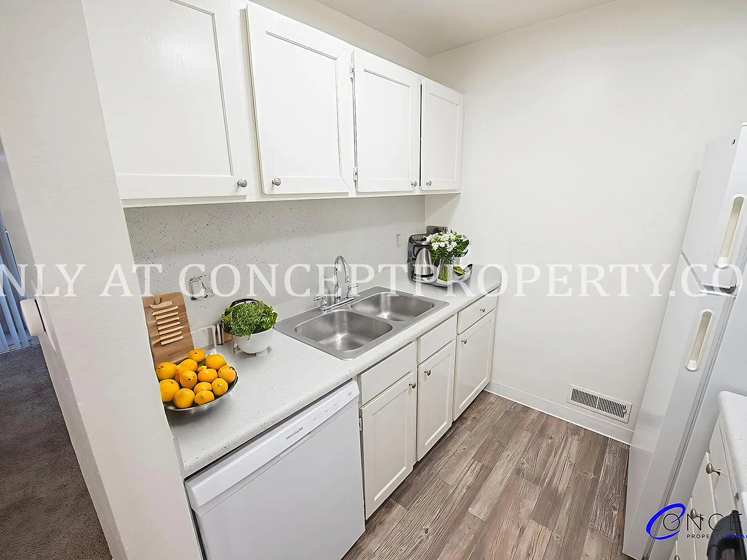 Foothill Terrace — Photo 4