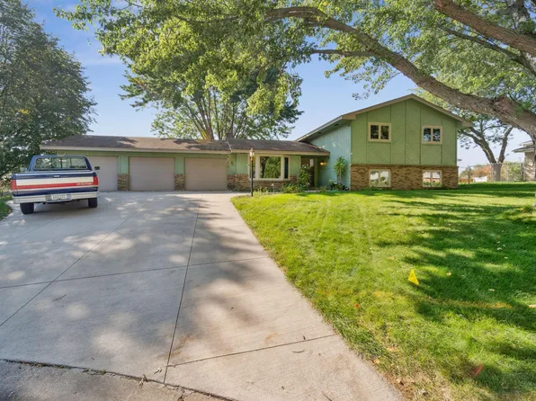 14486 Upper Guthrie Ct, Apple Valley, MN 55124