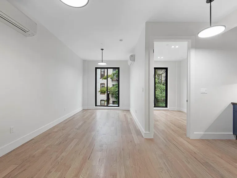 221 S 4th St #3R — Photo 4