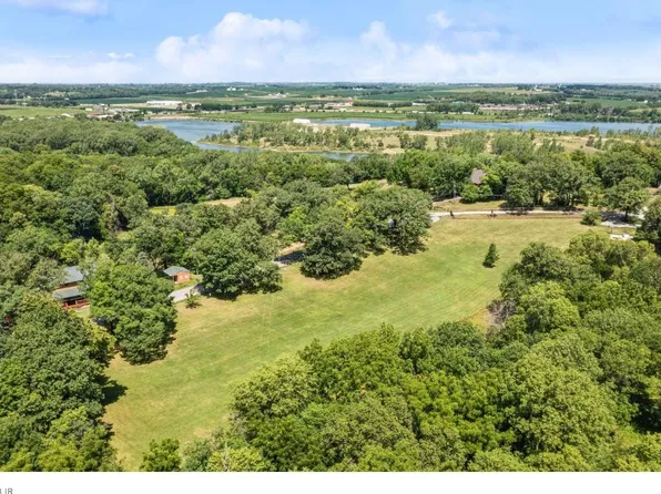 808 N League Rd, Colfax, IA 50054