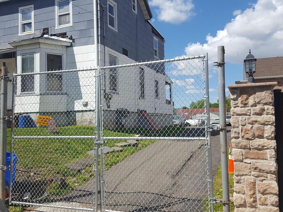 2nd image of 182 Clove Rd