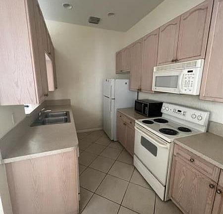 5th image of 2605 NW 7th St