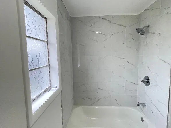 1047 E Lake Parker Dr #1047B, Lakeland, FL 33801