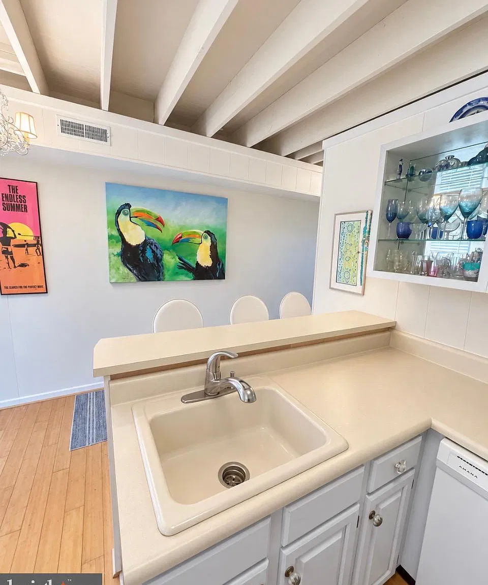 3 bed, 1.5 bath, 1400 sqft, $1,950 — Photo 4