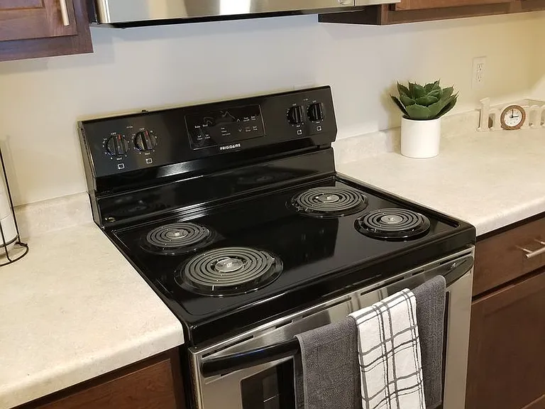 Pine Ridge Apartments — Photo 4