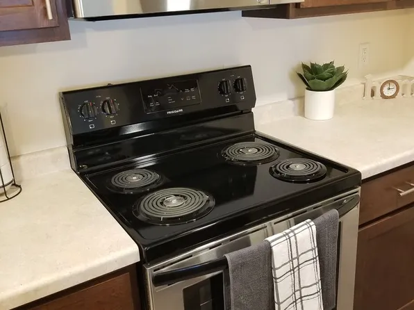 Pine Ridge Apartments, 5321-5323 Westport Rd #5321-206, Madison, WI 53704