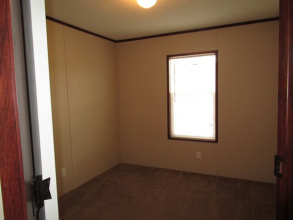 3rd image of 140 Vevay Dr S