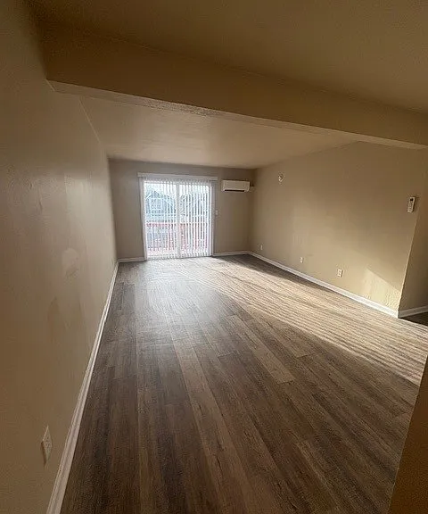 1802 Shelby St #14 — Photo 3