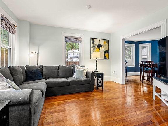 3rd image of 28 River Rd