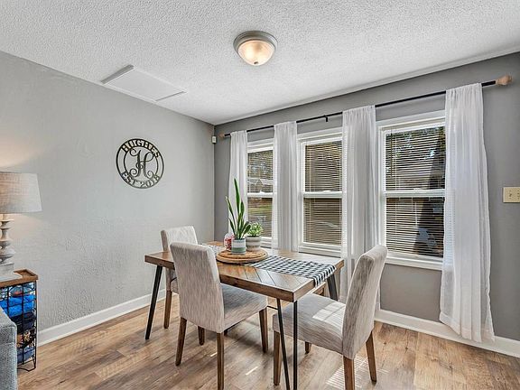 2nd image of 3561 Commonwealth Ave