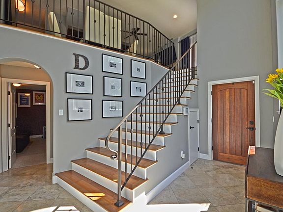 2nd image of 441 Willow Glen Ct