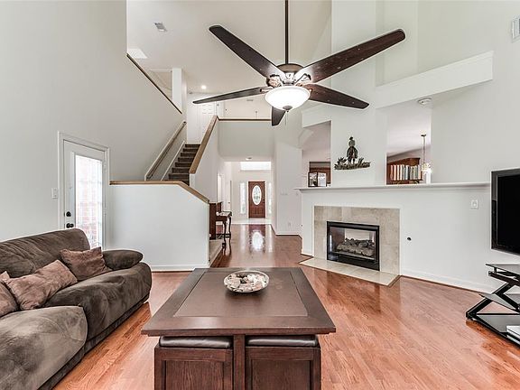 2nd image of 2211 Summer Bay Cir