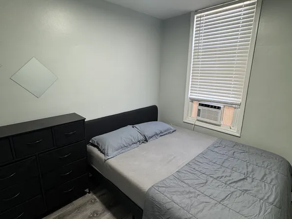 1172 Summit Avenue image 7 of 10