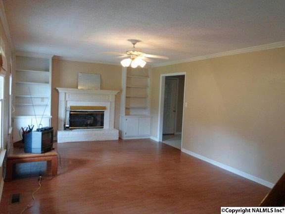 4th image of 136 Hillsdale Dr