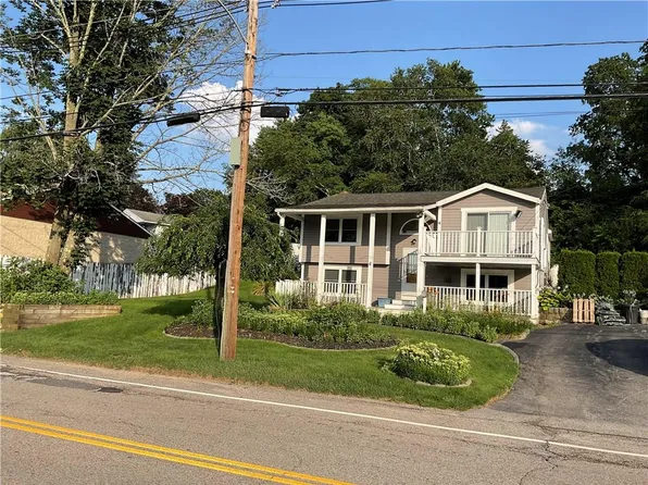 6 Pilgrim Ave, Coventry, RI 02816