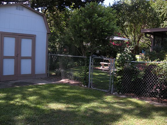 5th image of 1212 NE 21st St