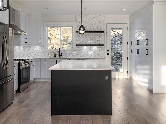 4th image of 151 Sunview Rd