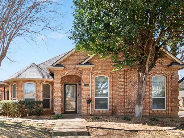 1300 Boardwalk St, Arlington, TX 76011