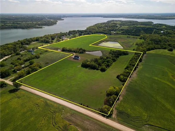 21017 S Ratner Rd, Overbrook, KS 66524