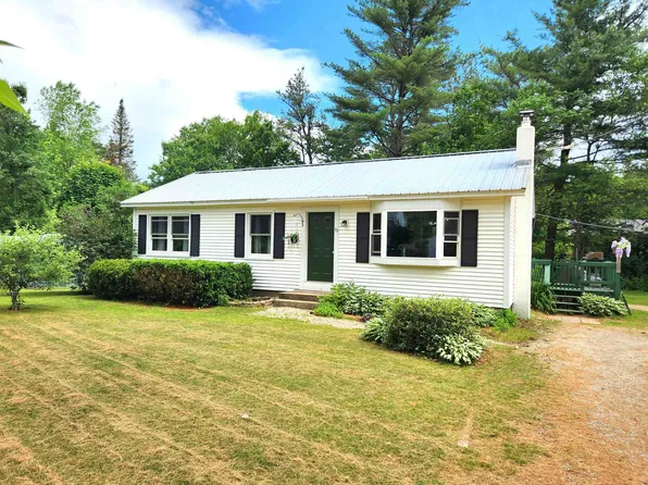 22 Willow Road, Conway, NH 03860