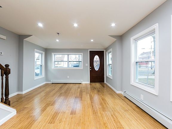5th image of 11440 155th St