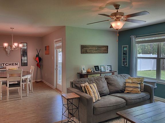 4th image of 610 Verbena Dr