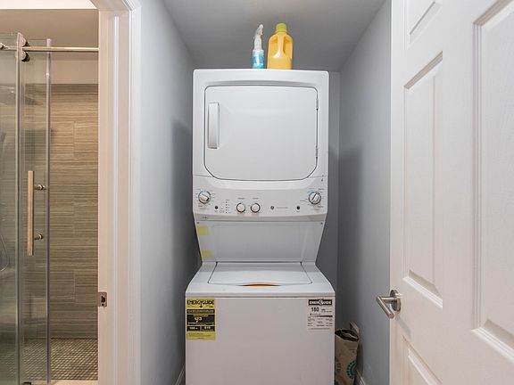 5th image of 1629 Wallace St #1R