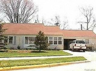 10851 Albany St, Oak Park, MI 48237