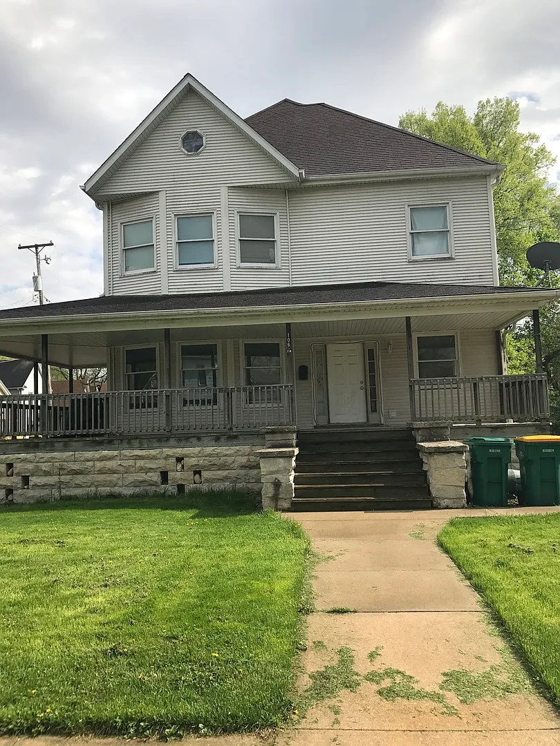106 3rd Ave photo 1