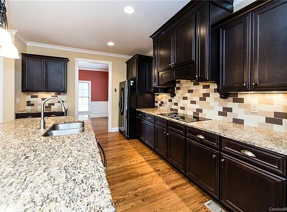 4th image of 1005 Belmont Village Dr