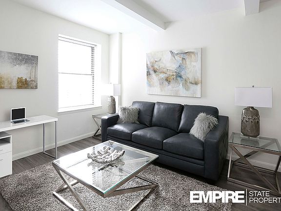 2nd image of 150 W 51st St APT 1004