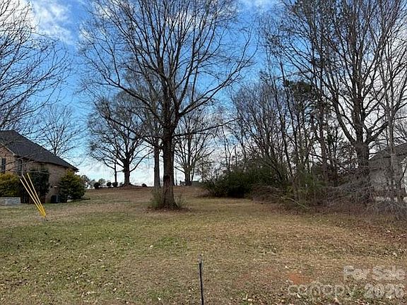 2nd image of 124 Harbourtown Dr #30