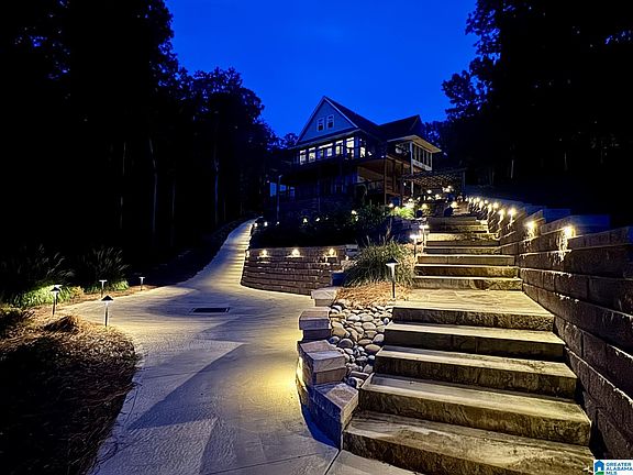 4th image of 70 Camellia Ln