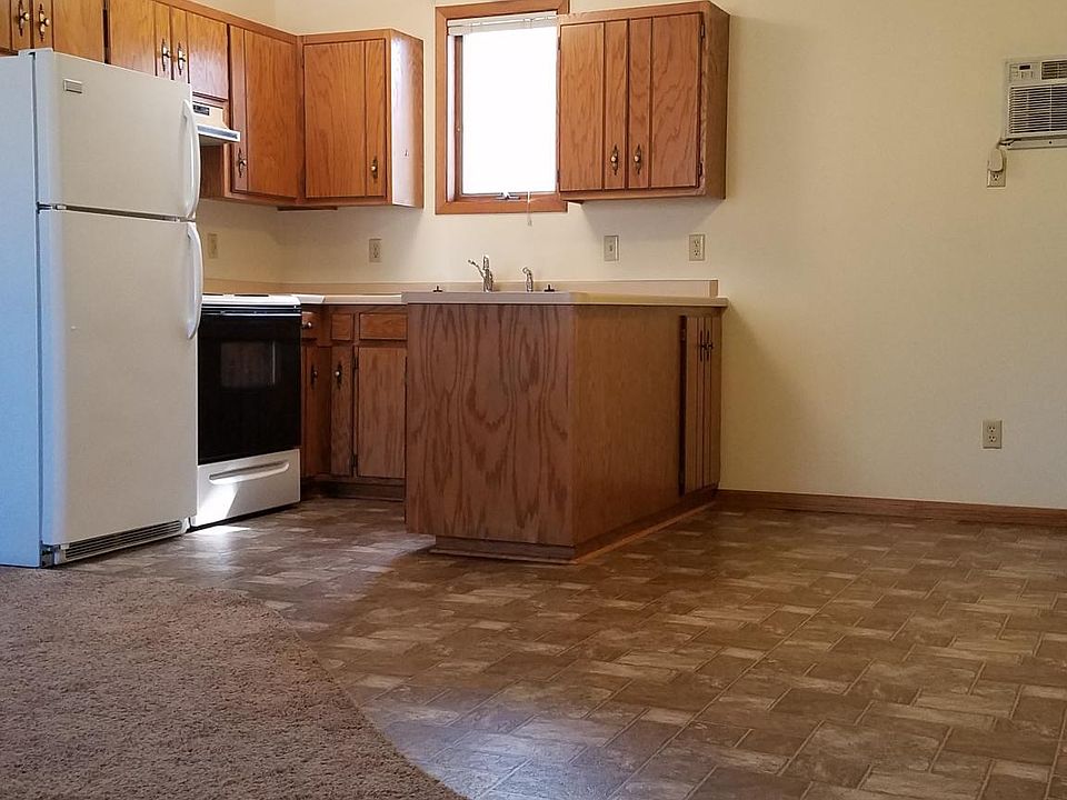 2nd image of 5795 Laverne Cir APT 1