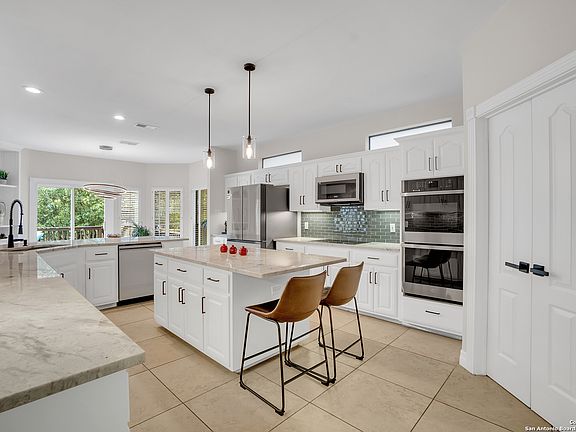 2nd image of 1310 SUMMERFIELD