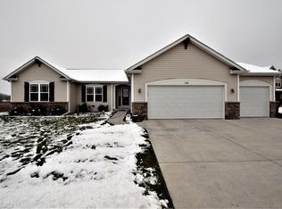 1108 Red Oak Cir, Johnson Creek, WI 53094