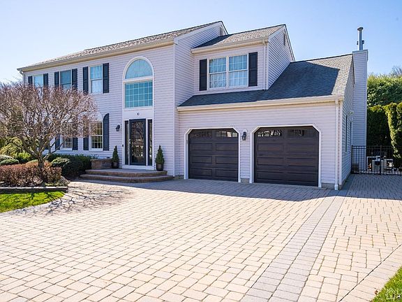 4th image of 10 Essex Dr