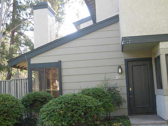 2nd image of 3811 Sycamore St