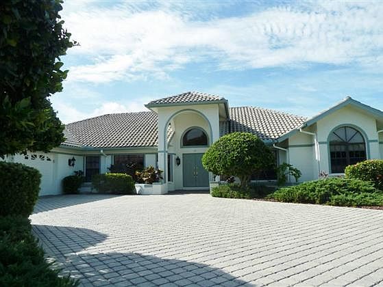 1st image of 15 Timberland Cir N