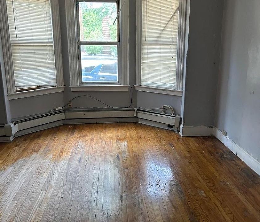 1st image of 869 Clifton Ave