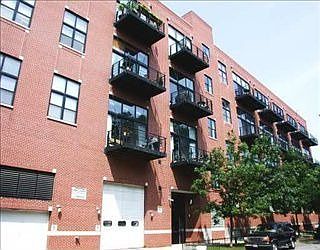 1st image of 1934 N Washtenaw Ave APT 402