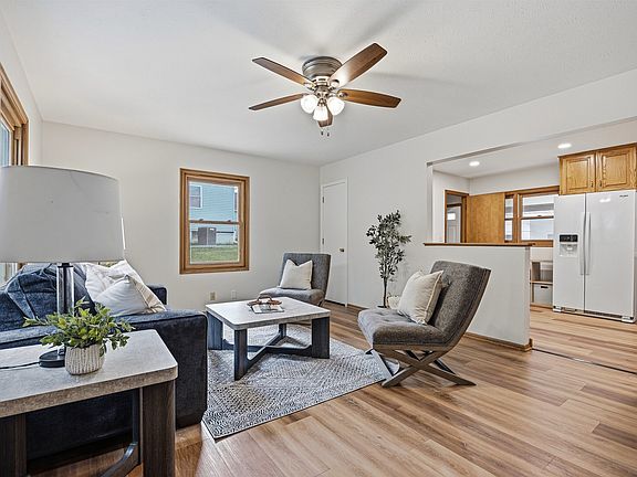 4th image of 708 Logan Ave