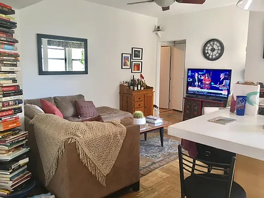 Rented by Bank Neary | media 58