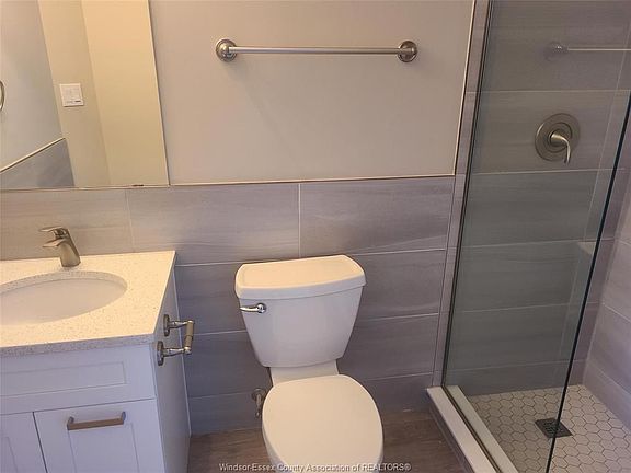 3rd image of 550 Sandison St #23